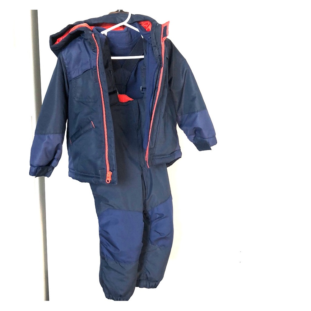 3 piece Old Navy snow suit 2T